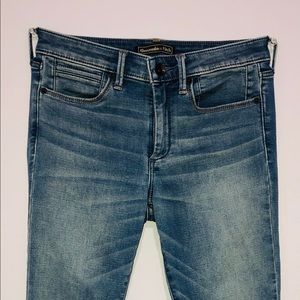 abrecrombie and fitch jeans